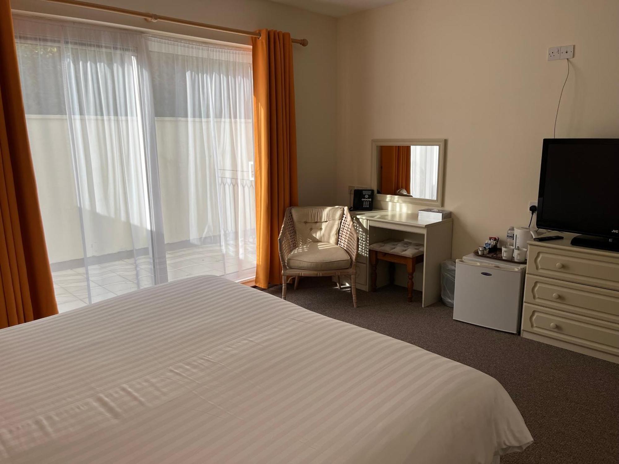 The Prince Of Wales Hotel St Ouen's Esterno foto